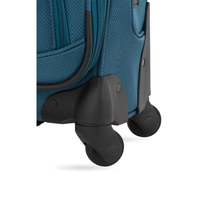 Swiss Gear 21” Soft-Side Spinner Luggage - Atlas Blue